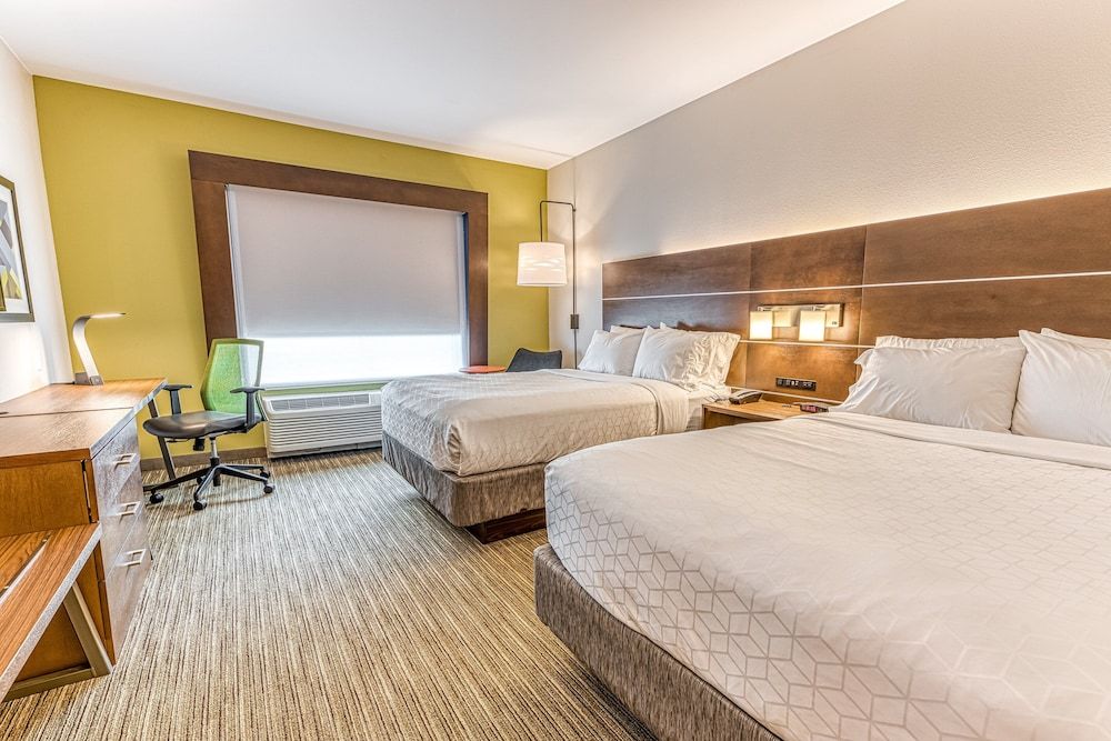 Suite, Multiple Beds
