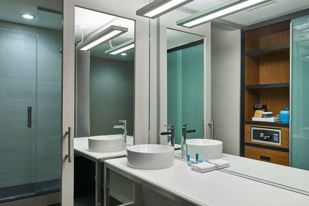 undefined Aloft Houston Downtown 8