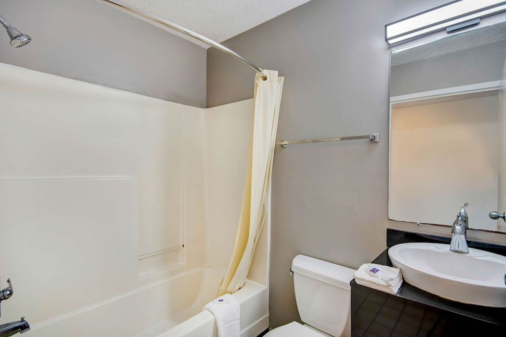 Studio 6 Ocean Springs, MS Standard Room, 2 Double Beds, Non Smoking 6