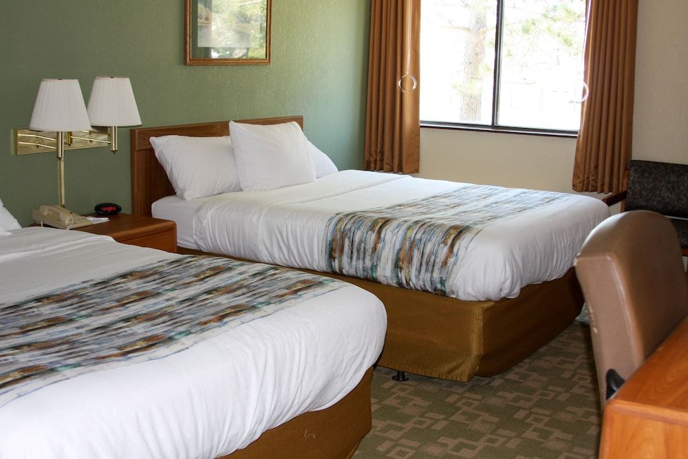 Barker's Island Inn Resort Standard Room, 2 Queen Beds 2