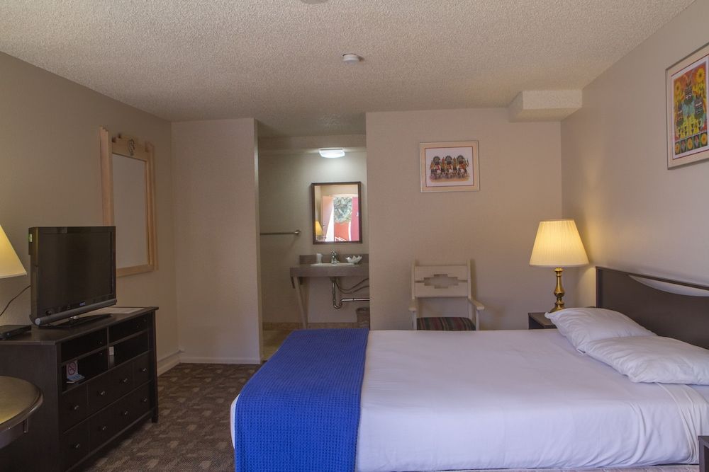 Hopi Cultural Center Room, 2 Double Beds 4