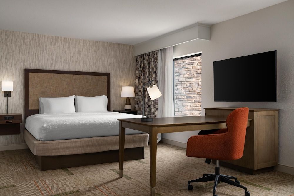 Studio, 1 King Bed, Non Smoking, Refrigerator & Microwave (Wet Bar)