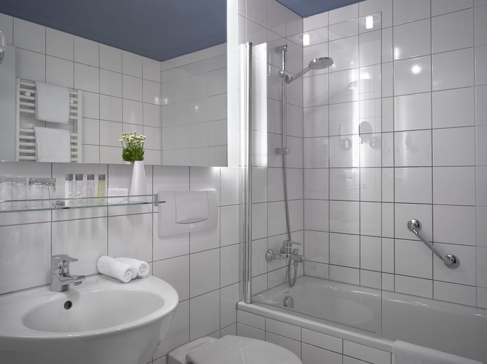 K+K Hotel Fenix Small Double 6