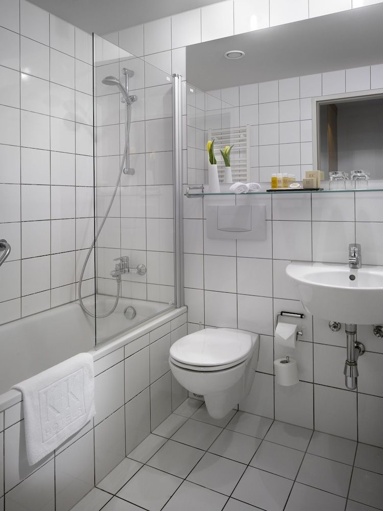 K+K Hotel Fenix Small Double 4