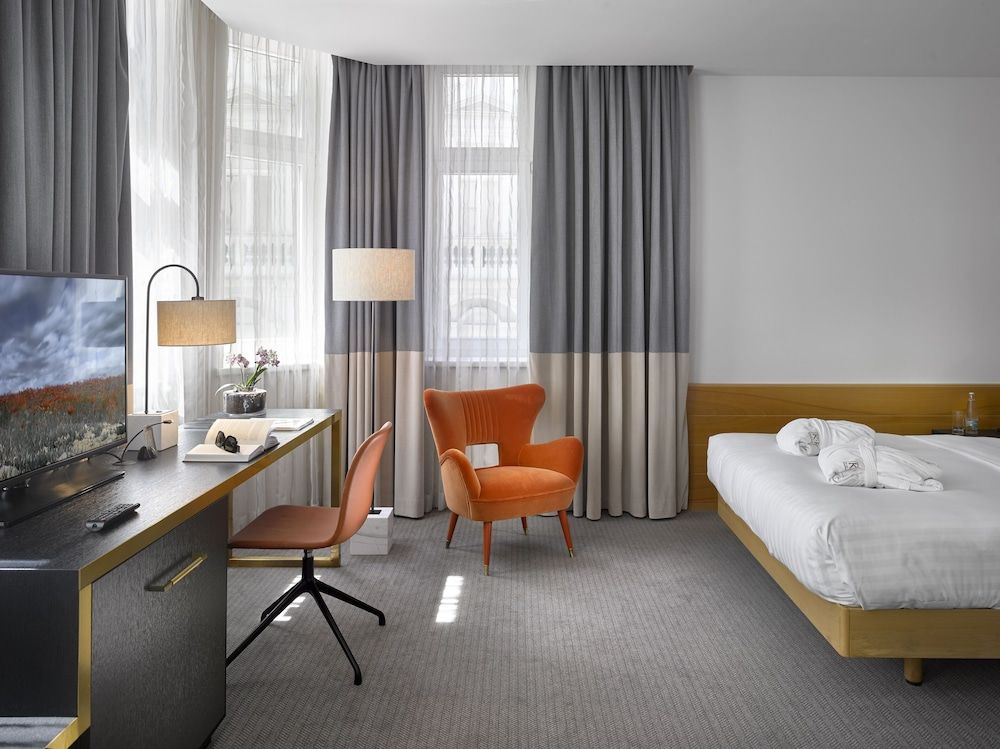 undefined K+K Hotel Fenix 4