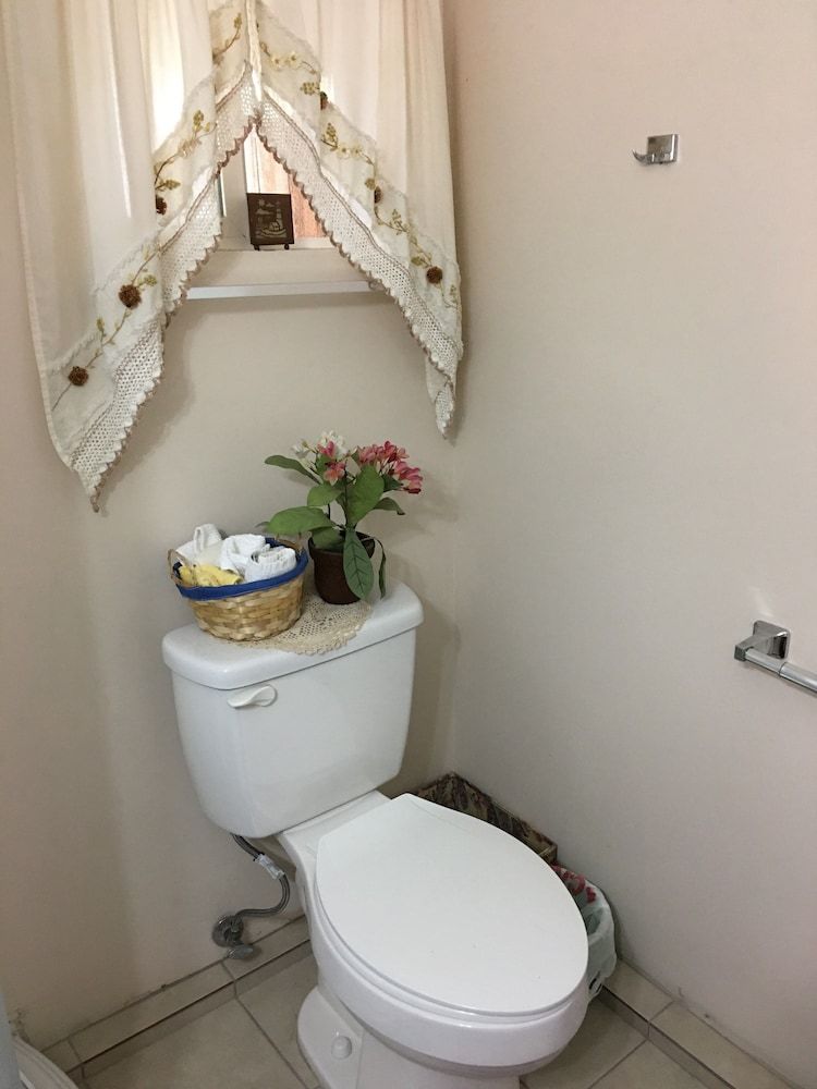 Deluxe, Queen, Garden View, Private Bathroom