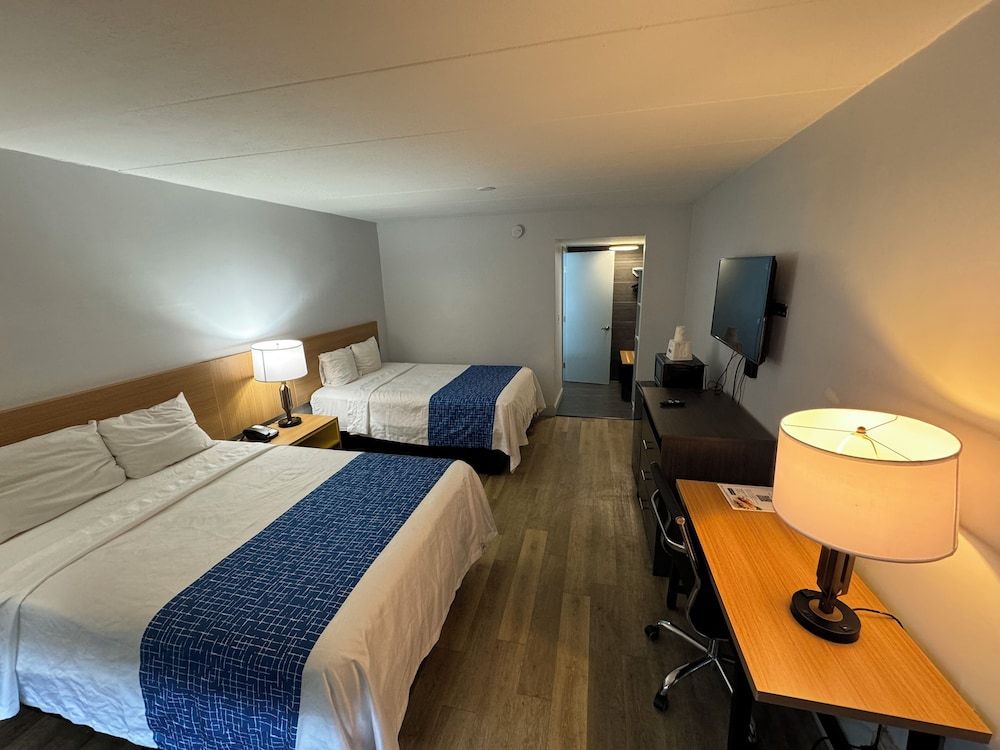 Two Double Beds With Kitchenette