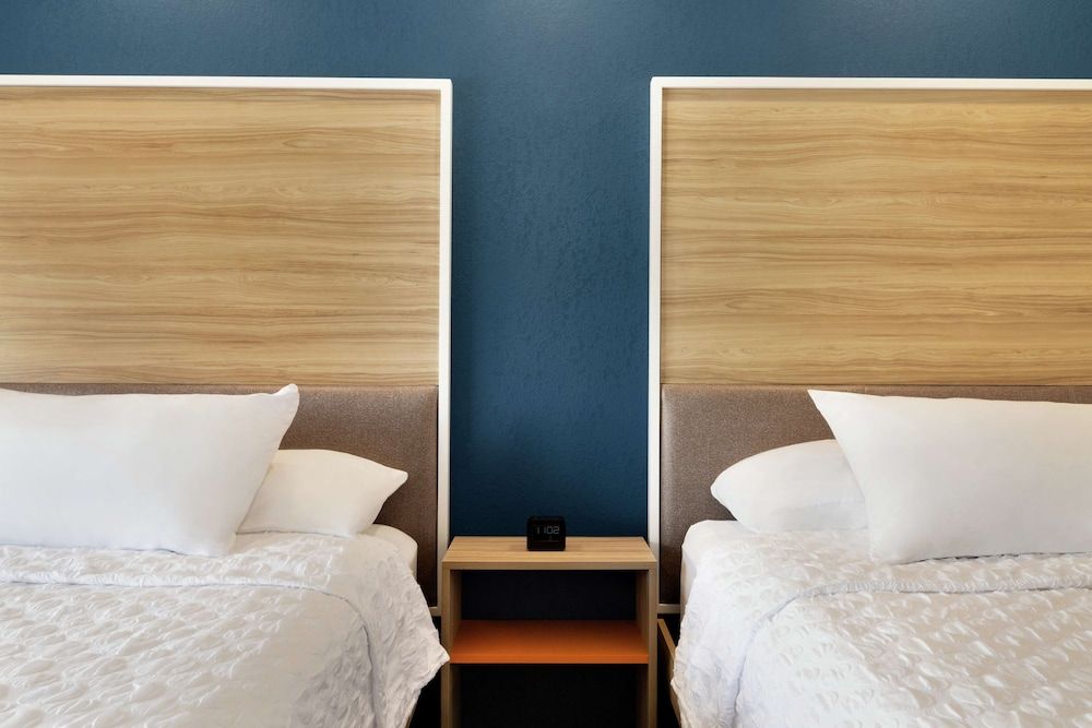 Room, 2 Queen Beds, Accessible, Bathtub (Hearing)