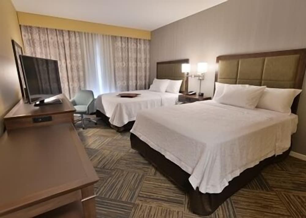 Room, 2 Queen Beds, Accessible, Non Smoking (Hearing Impaired)