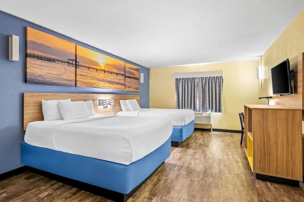 Efficiency, 2 Queen Beds, Accessible, Kitchenette