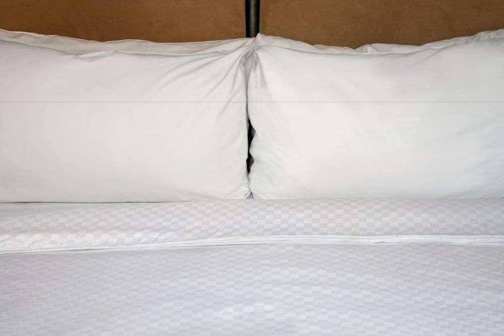 Room, 2 Queen Beds (Mobility Accessible, Tub)