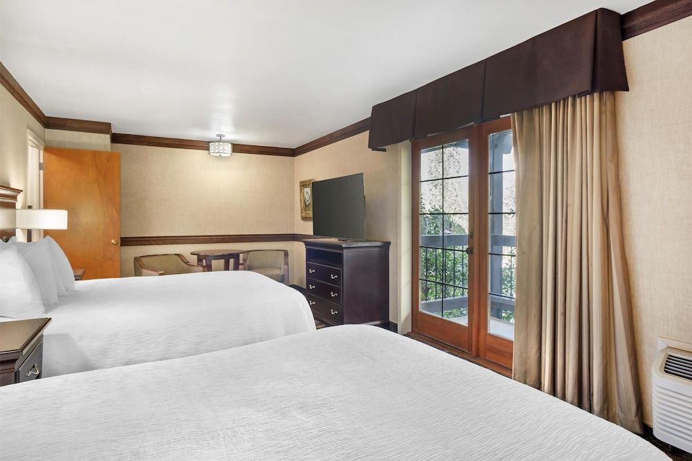 Best Western Plus Yosemite Gateway Inn Family Suite, Multiple Beds, Non Smoking, Refrigerator & Microwave 2