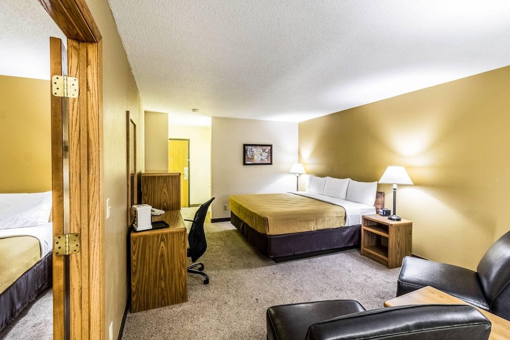 Suite, 2 Queen Beds, Non Smoking