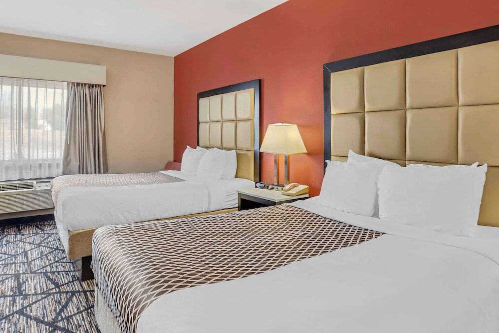 Standard Room, 2 Queen Beds, Non Smoking, Refrigerator & Microwave (Pet Friendly)