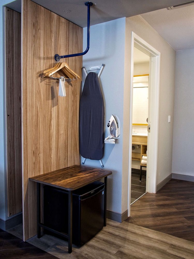 Room, 2 Queen Beds, Accessible, Non Smoking (Hearing)