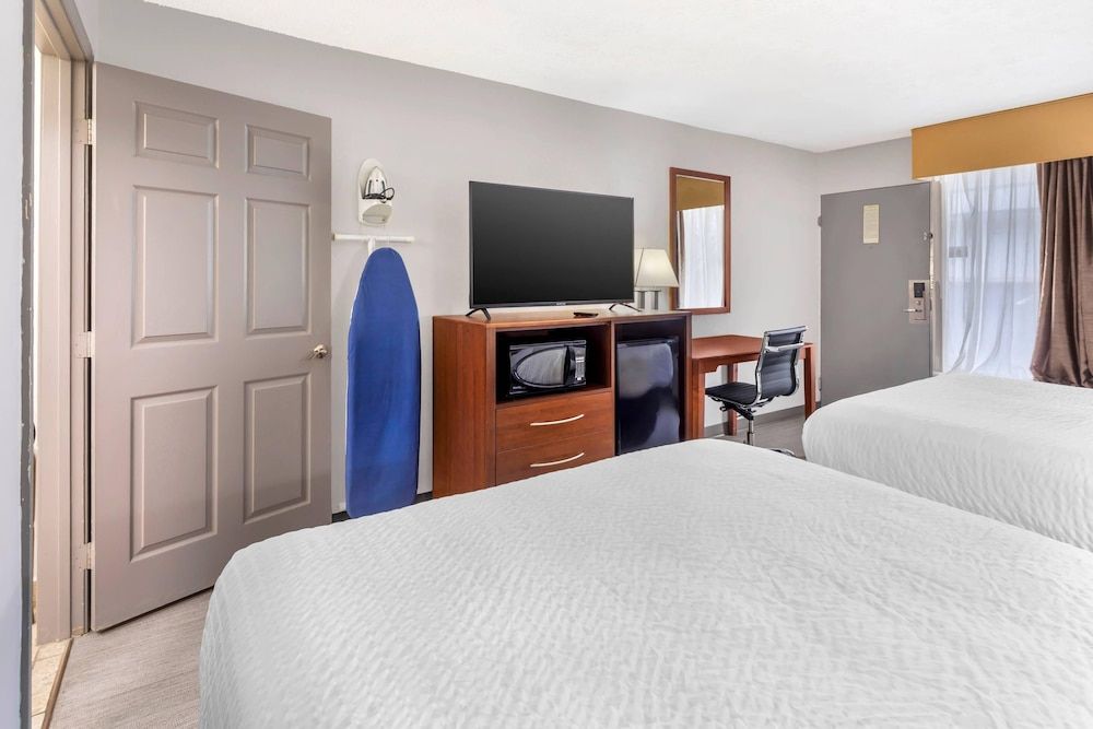 Clarion Pointe Morrow - Atlanta South Standard Room, 2 Queen Beds, Smoking 2