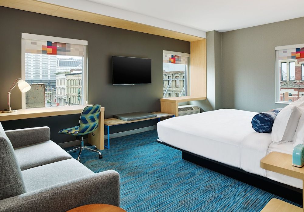 Room, 1 King Bed, Non Smoking, Corner