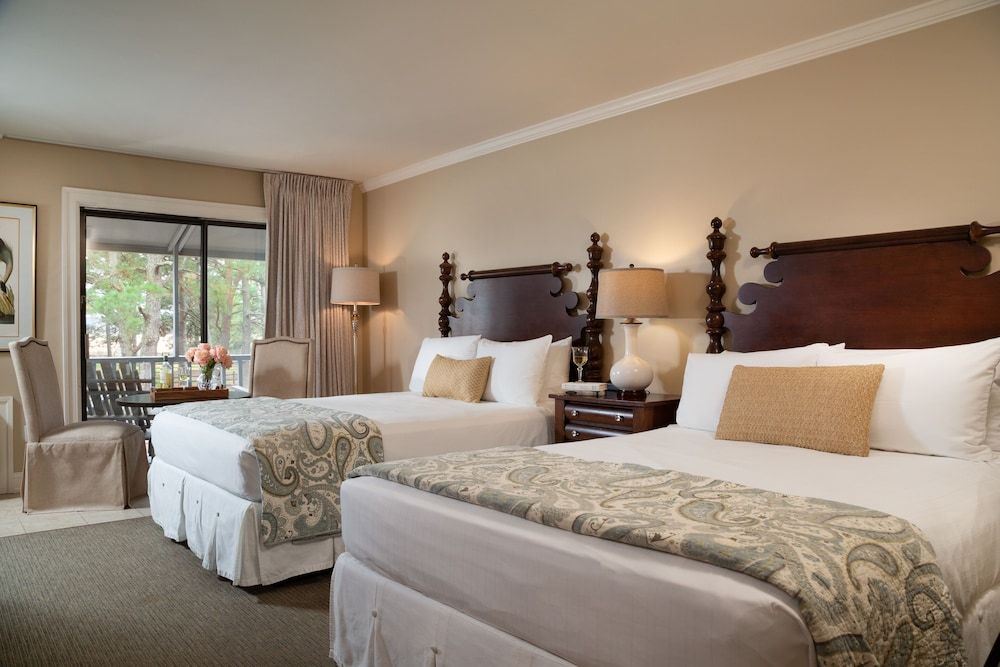 Refuge Inn Deluxe Room, 2 Queen Beds 8
