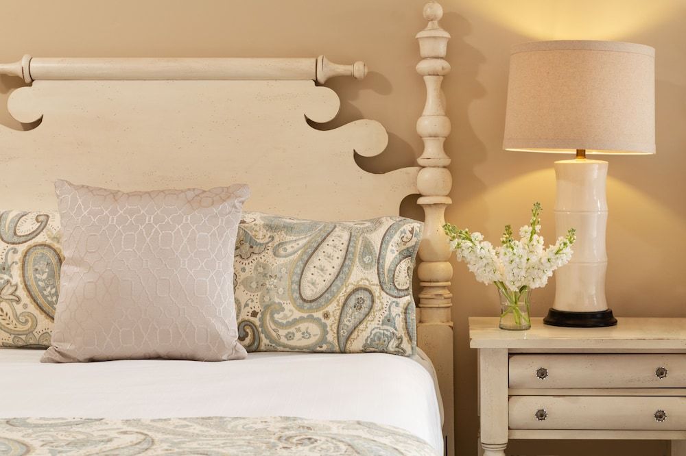 Refuge Inn Deluxe Room, 2 Queen Beds 6