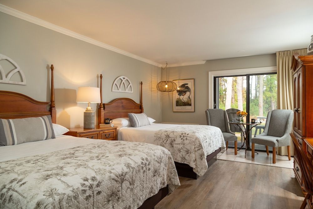 Refuge Inn Deluxe Room, 2 Queen Beds 15