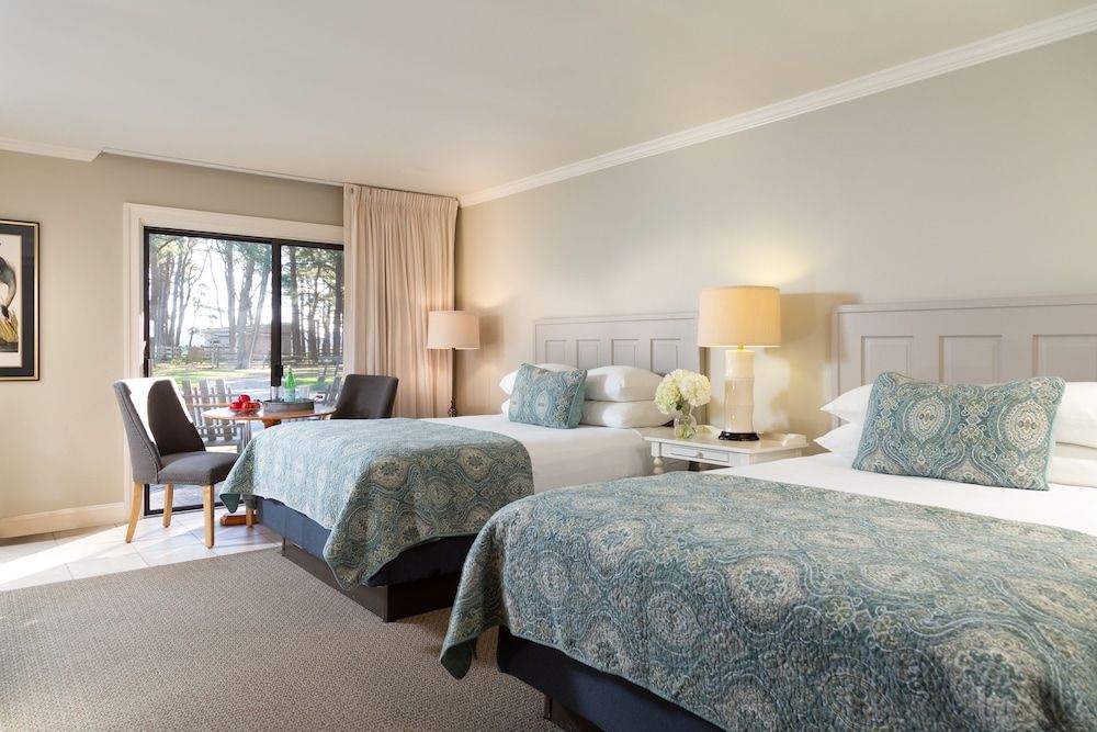 Refuge Inn Deluxe Room, 2 Queen Beds 4