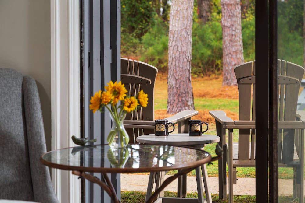 Refuge Inn Deluxe Room, 2 Queen Beds 13