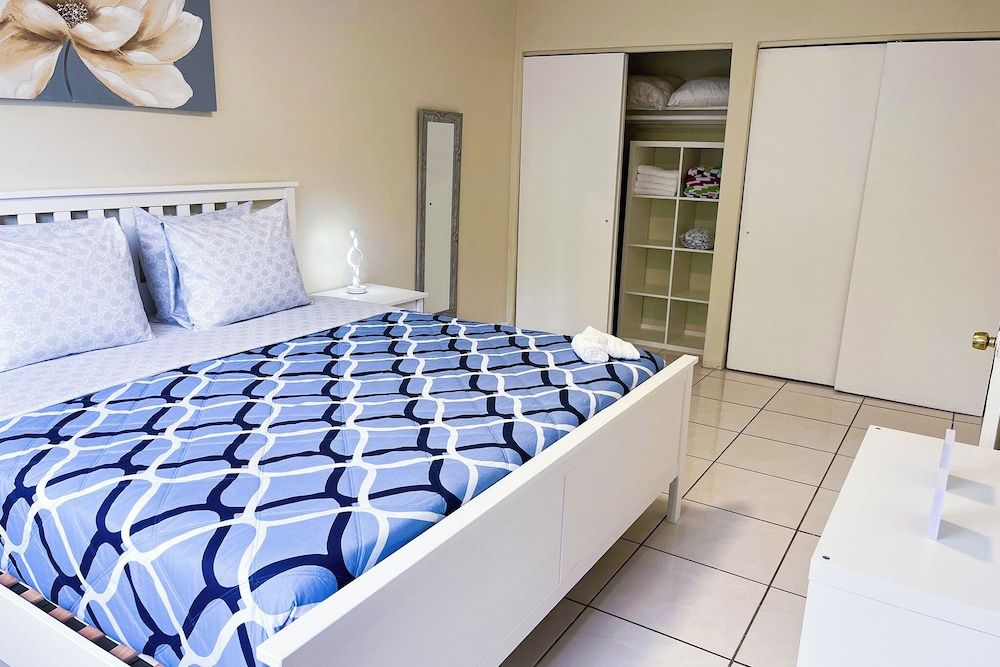 Sunny Isles Apartments Family Apartment, 2 Bedrooms 2