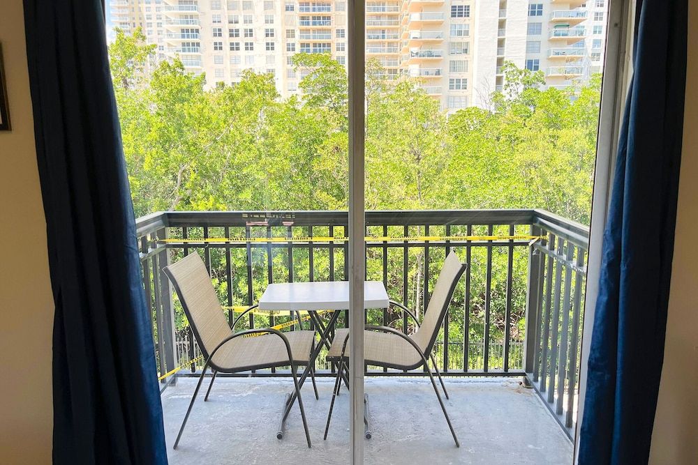 Sunny Isles Apartments Studio 6