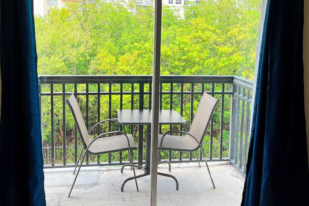 Sunny Isles Apartments Studio 7