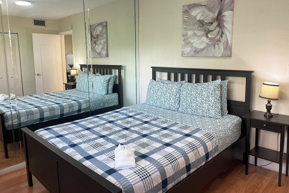 Sunny Isles Apartments Family Apartment, 2 Bedrooms