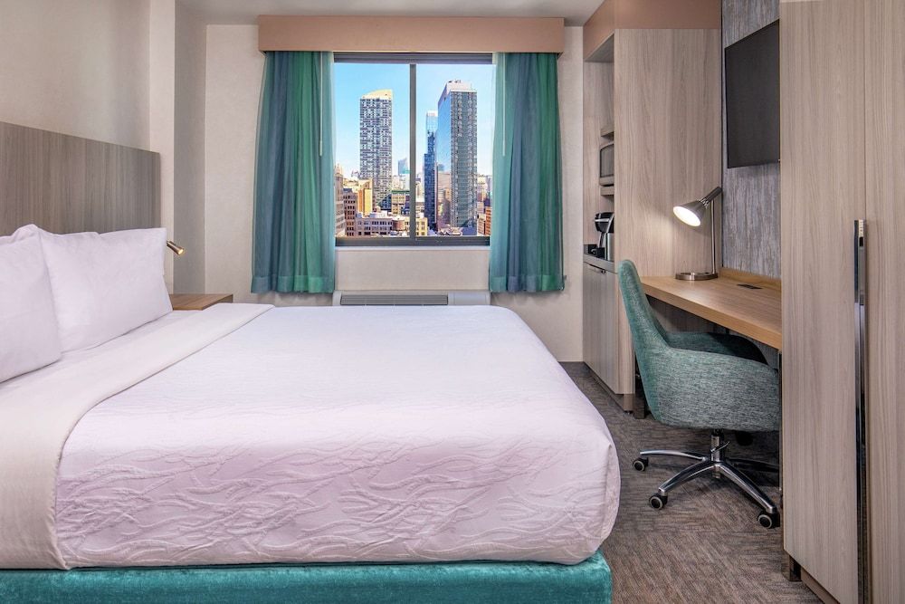 Hilton Garden Inn New York/Manhattan-Chelsea One King Bed City View 2