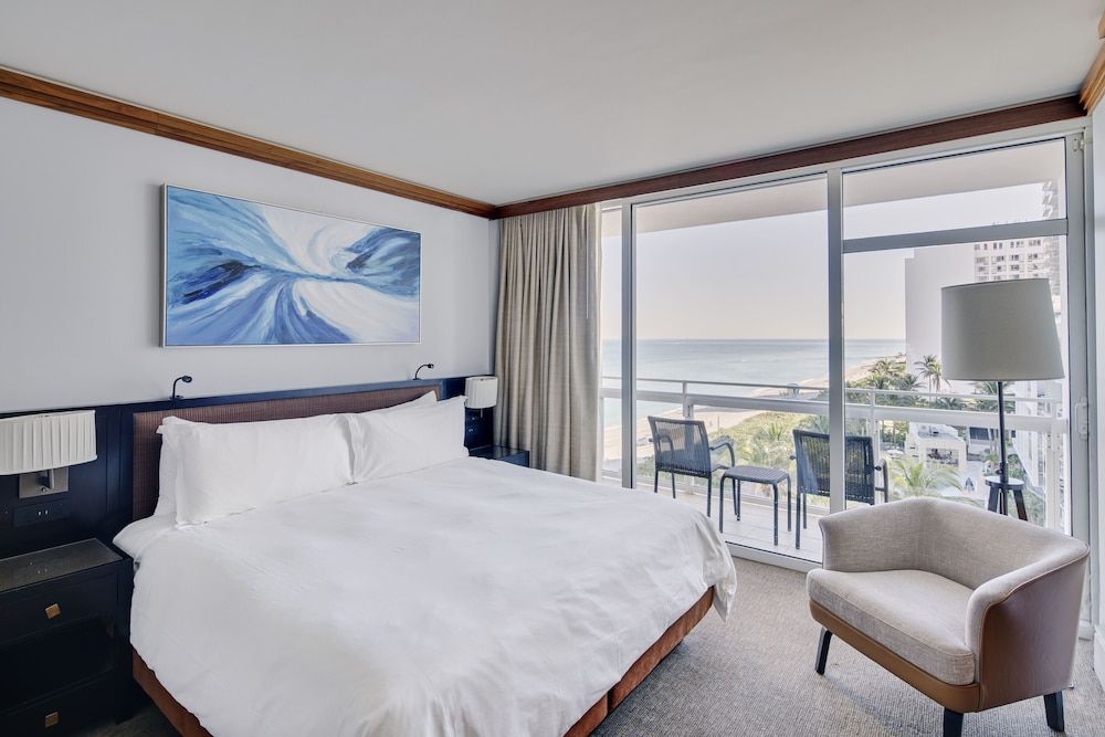 Luxury Apartment, 2 Bedrooms, 2 Bathrooms, Partial Ocean View (Balcony, 1 King 2 Queen)