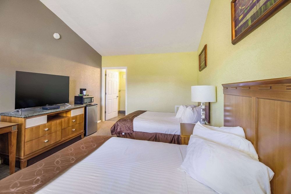 Rodeway Inn Casper Standard Room, 2 Queen Beds, Non Smoking 2