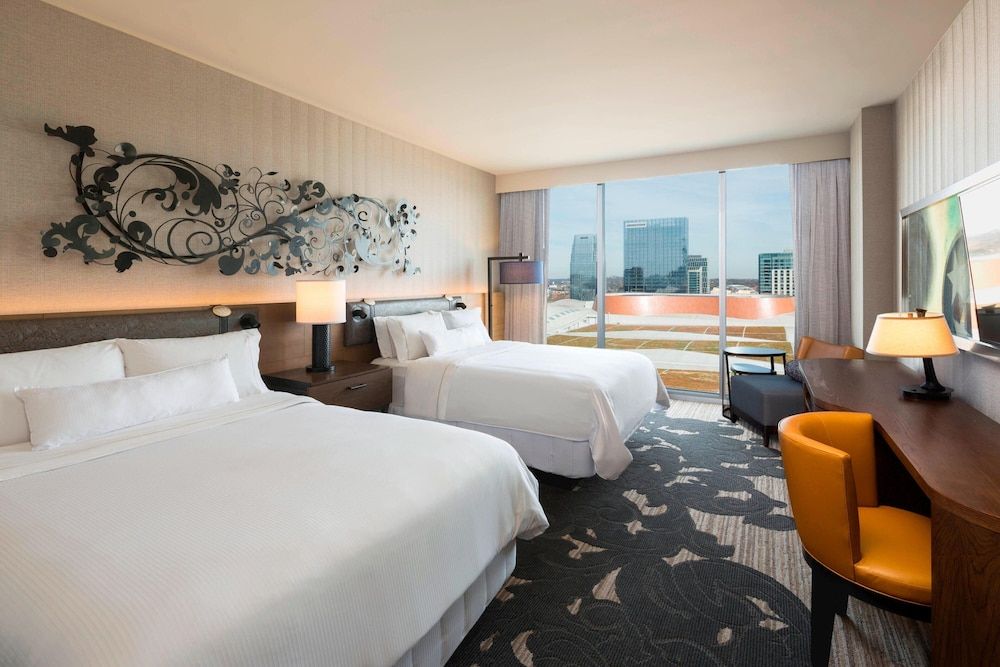 Traditional Room, 2 Queen Beds (Mobility/Hearing Access, Roll-In Shwr)