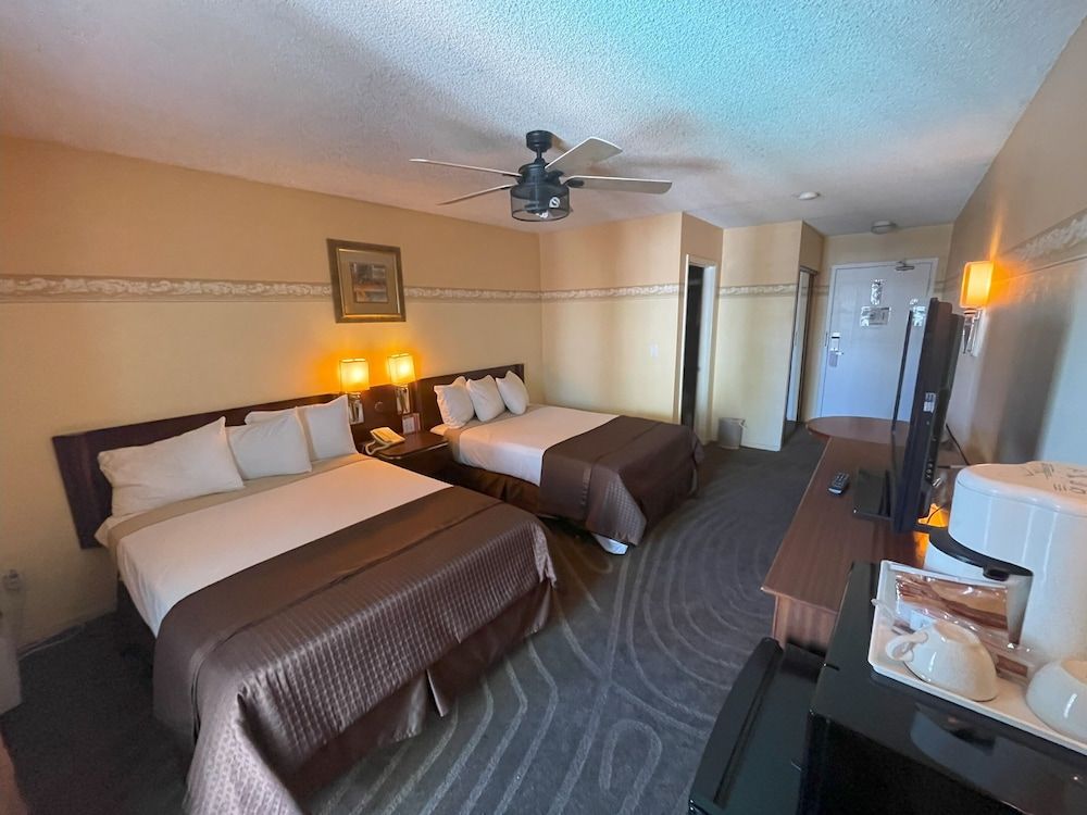 Shalimar Hotel of Las Vegas Room, 2 Double Beds 5