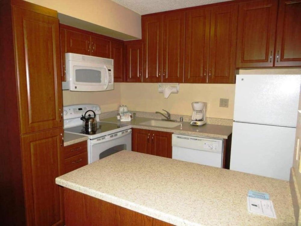 undefined GetAways at Jockey Club 8