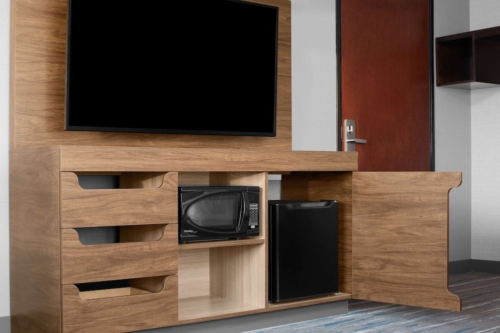 undefined Hampton Inn Phoenix-Biltmore 10