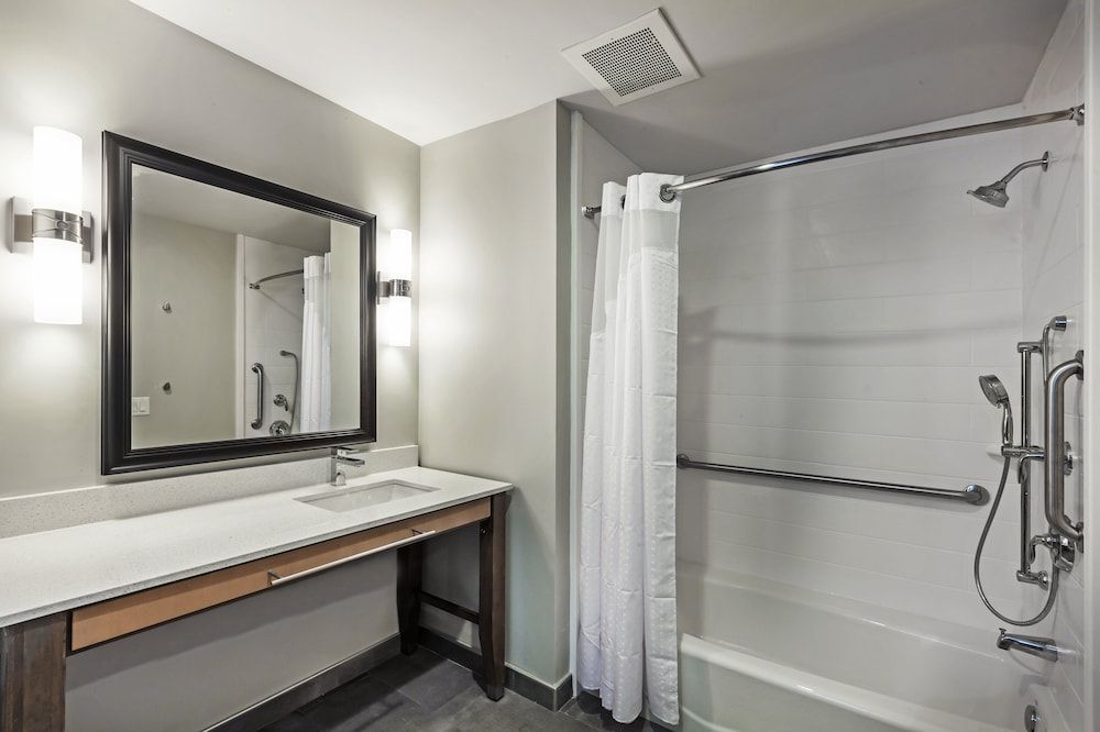 Premium Room, 2 Queen Beds, Accessible (Mobility, Accessible Tub)