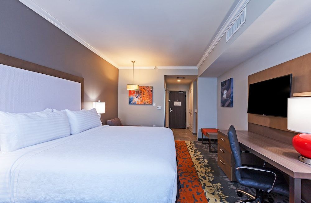 Premium Room, 1 King Bed, Accessible (Mobility, Accessible Tub)