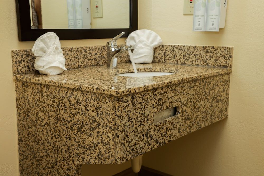 Silver Surf Motel Deluxe Suite, 2 Bedrooms 10