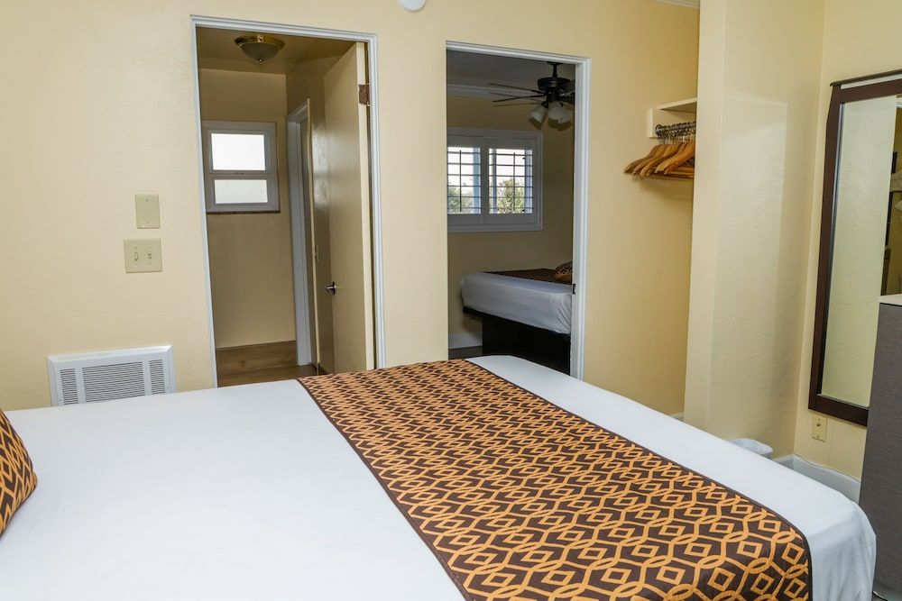 Silver Surf Motel Deluxe Suite, 2 Bedrooms