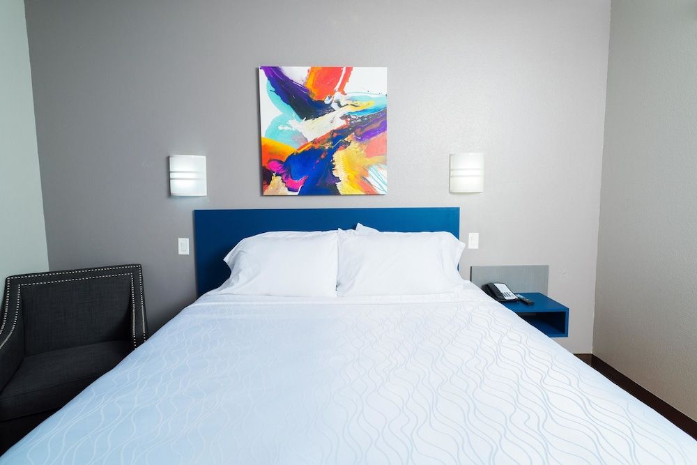 Suite, 1 Queen Bed with Sofa bed, Non Smoking (Efficiency)