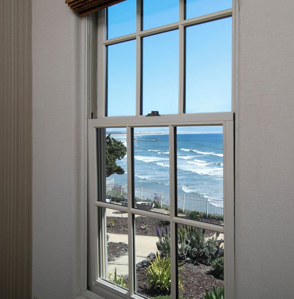 Room, 2 Queen Beds, Oceanfront (Upper Level)