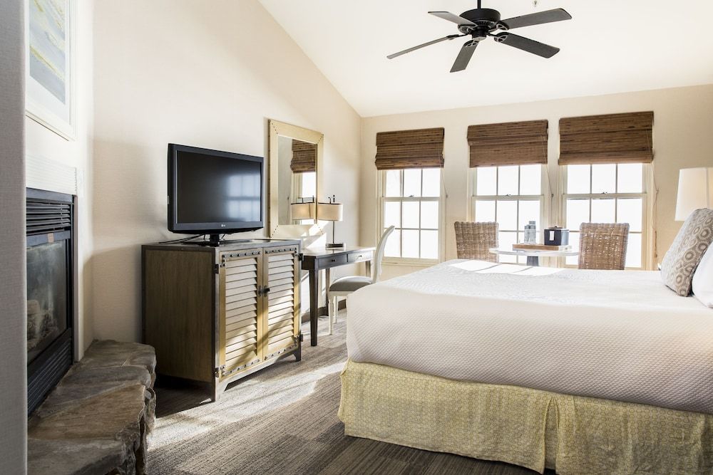 Deluxe Room, 1 King Bed