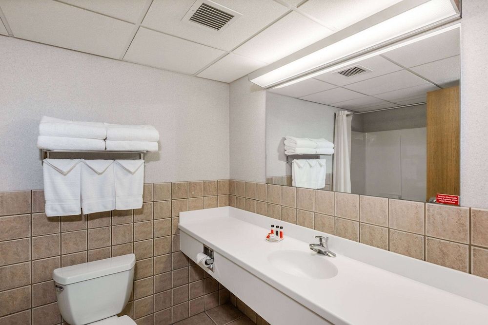 Suite, 1 King Bed, Non Smoking (Non Pet-Friendly)