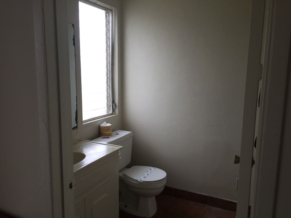 Golden Hills Motel Double Room, 2 Queen Beds, Non Smoking 5