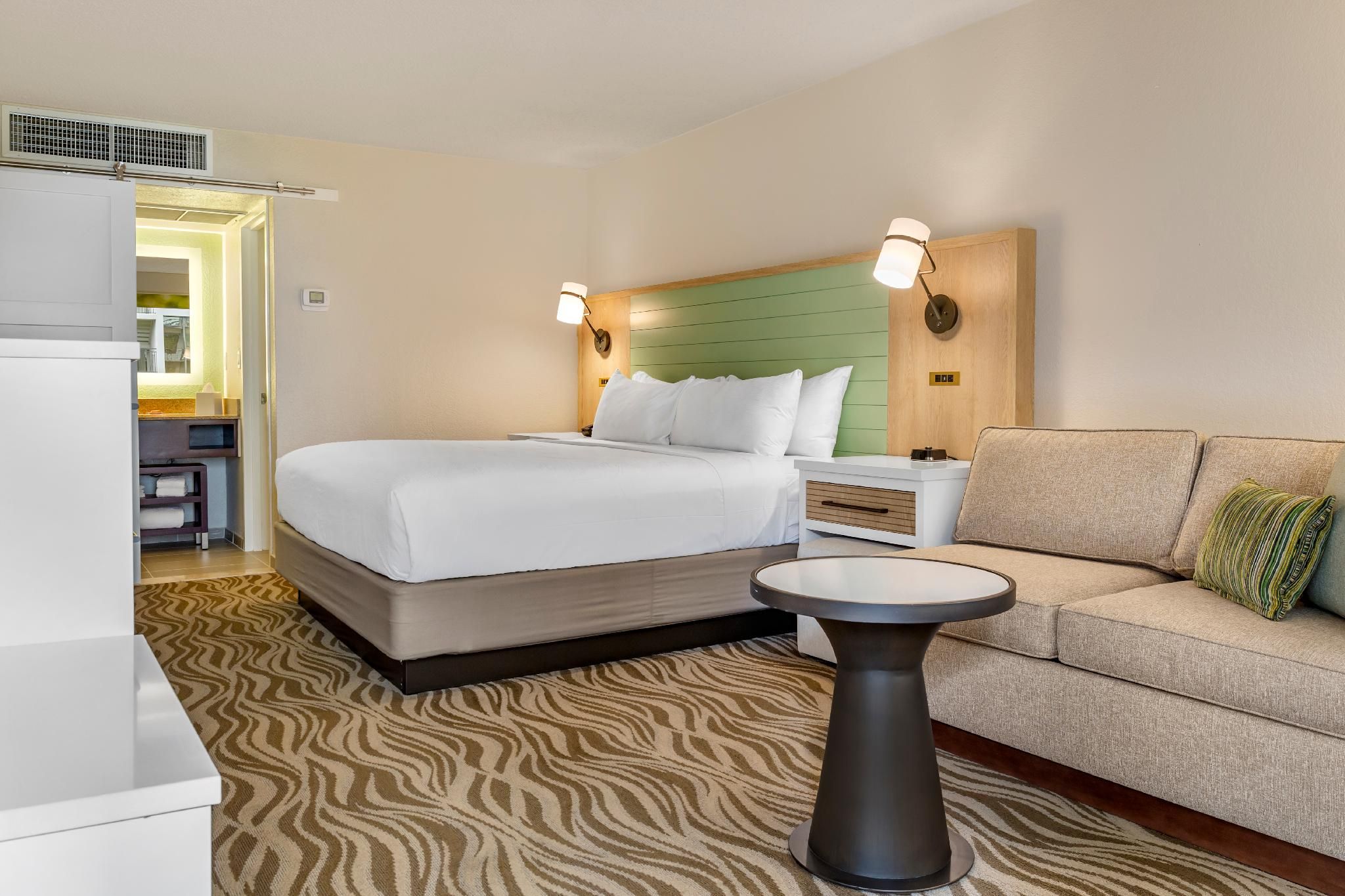 1 King Bed, Mobility Accessible Room, Roll-In Shower, Non-Smoking