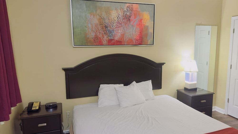Plantation Oaks Suites & Inn Suite, 1 King Bed, Non Smoking, Kitchen (Pets Not Allowed)