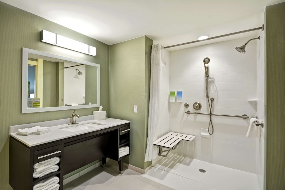 Suite, 1 King Bed, Non Smoking (Rollin Shower)
