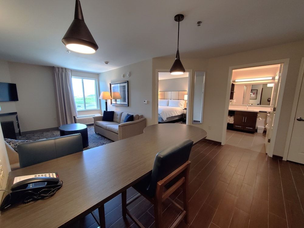 Candlewood Suites Lake Charles South by IHG Suite, 1 Bedroom, Accessible (Mobility, Bathtub) 3